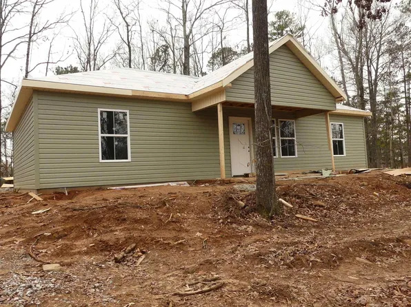 150 County Road 61, Roanoke, AL 36274