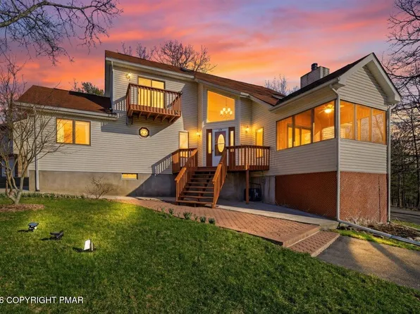 110 Bexhill Ct, Bushkill, PA 18324