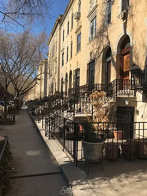 Rented by City Connections Realty | media 19