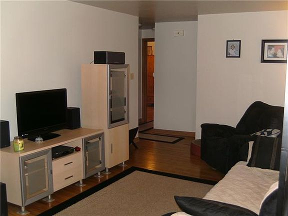 4th image of 1620 98th St