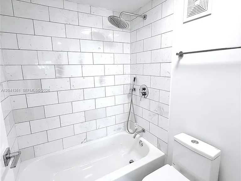 1900 Meridian Ave #403 — Photo 15