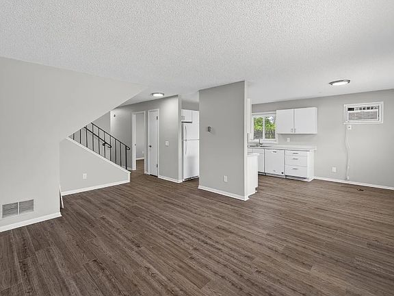 3rd image of 926 9th Ave SE