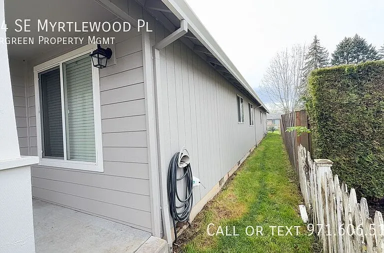 664 SE Myrtlewood Pl — Photo 38