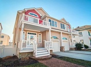218 E Cresse Ave, Wildwood Crest, NJ 08260