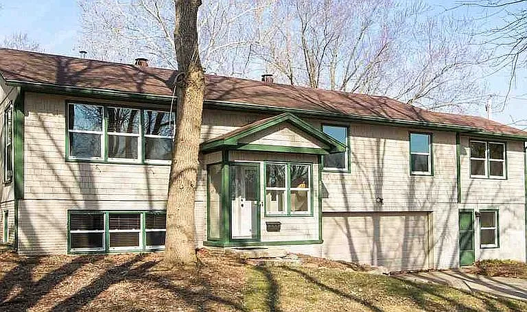 21 Highland Dr — Photo 1