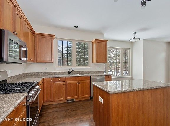 5th image of 1801 Camden Dr
