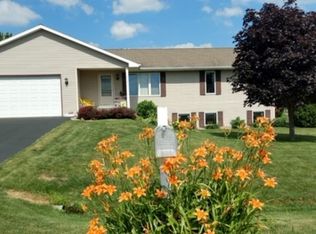 219 Windover Park Dr, Rochelle, IL 61068