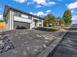 2189 S Coors Circle, Lakewood, CO 80228