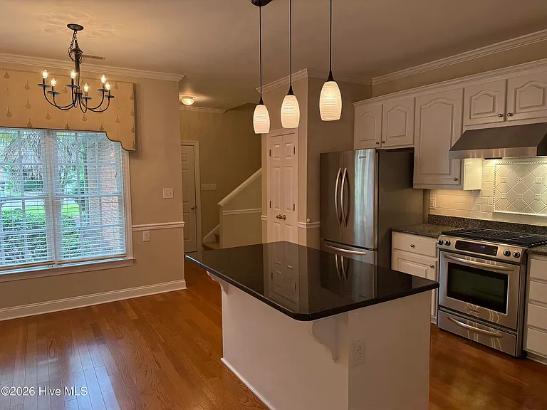 309 Village Green Dr — Photo 9