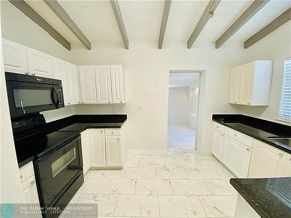 5th image of 1628 NE 178th St
