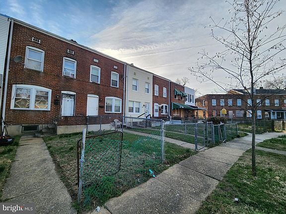 3rd image of 2843 Bookert Dr