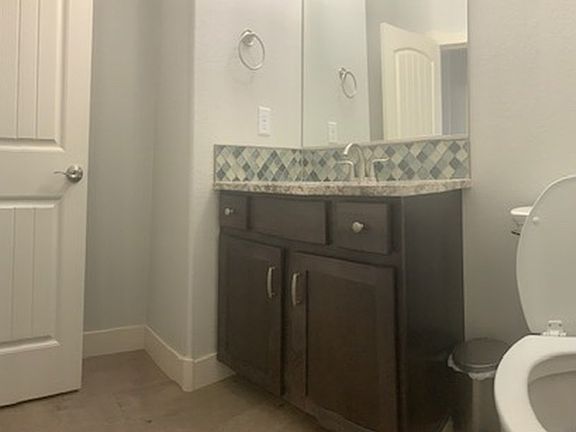4th image of 3229 San Mateo Ave