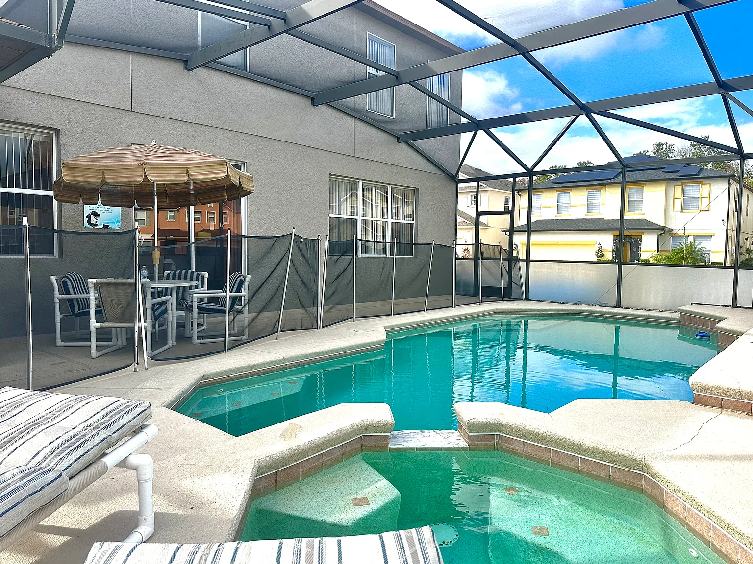 6 bed, 4.5 bath, 3406 sqft, $2,850 — Photo 2
