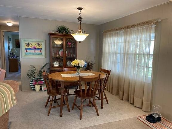 5th image of 58 Beechwood Ln