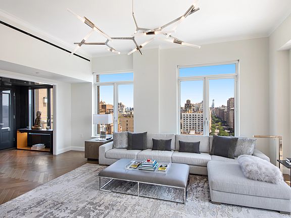 3rd image of 250 W 81st St #18A