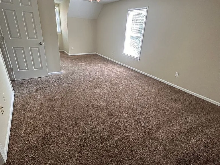 245 Loch Cir — Photo 9