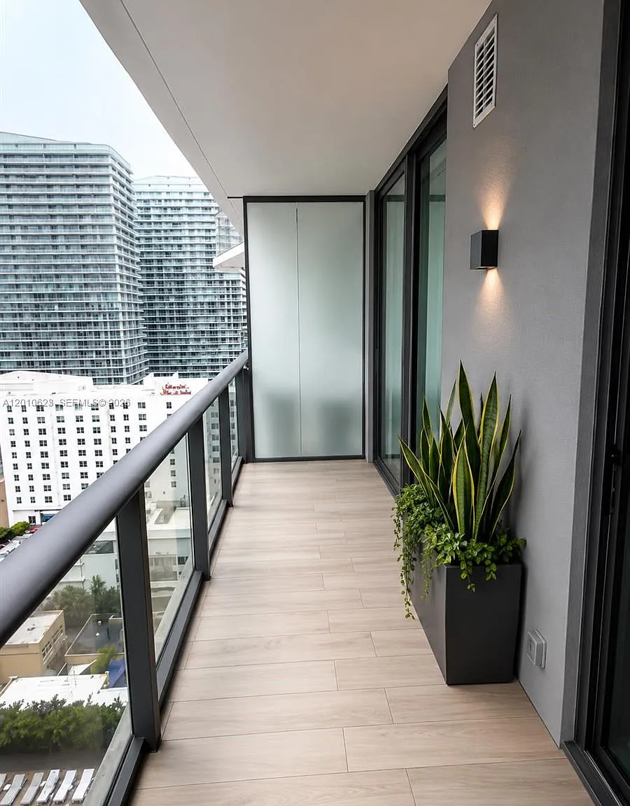 1300 S Miami Avenue Condo — Photo 4