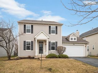 741 Versailles Pkwy, Oswego, IL 60543