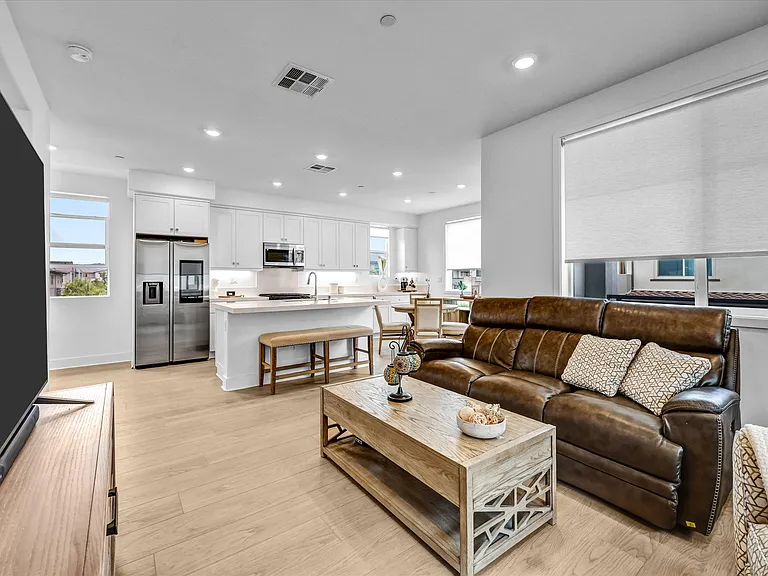 302 Fawn St — Photo 12