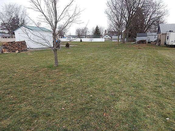3rd image of 207 Stuerwald Ave