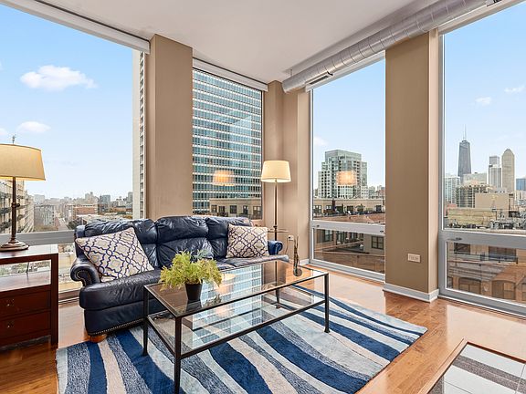 4th image of 700 N Larrabee St APT 807