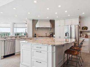 837 W 2nd Ave SW #901, Calgary, AB T2P 0E6