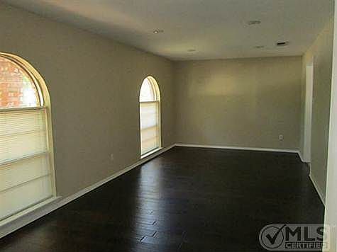 5th image of 1613 Martha Dr
