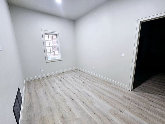 3rd image of 486 Franklin St #5