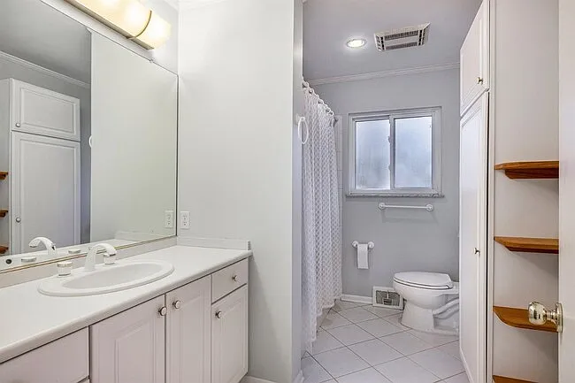115 Gralake Ave — Photo 4