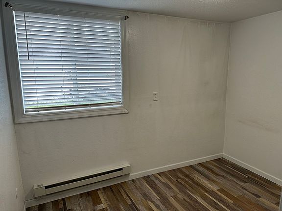 3rd image of 221 8th Ave SE #5