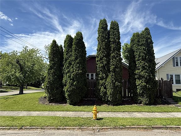 4th image of 350 Hoffman St