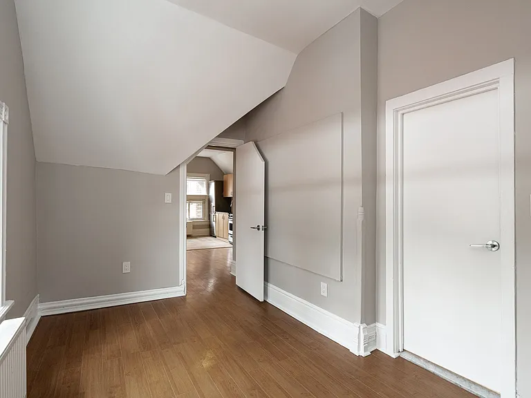160 Huron St — Photo 21