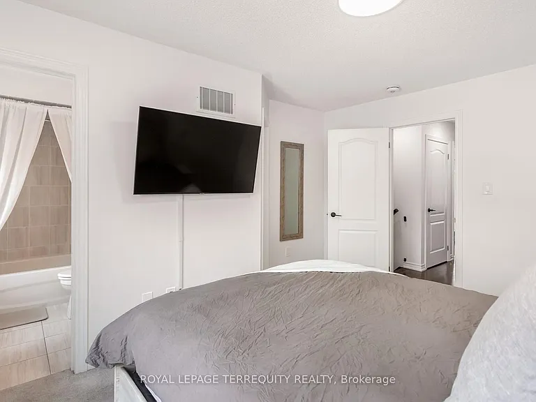 10 Deneb St — Photo 17