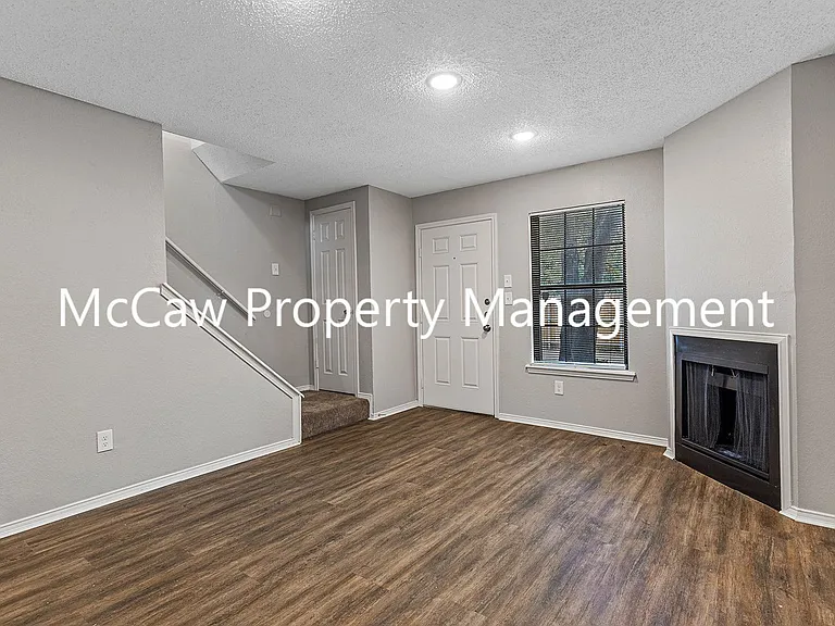 210 Rolston Rd #4 — Photo 7