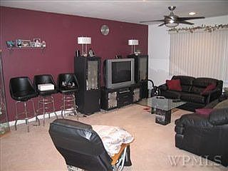 2nd image of 9 Fieldstone Dr APT 121