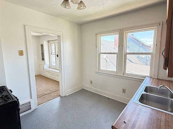 5th image of 4857 E 84th St