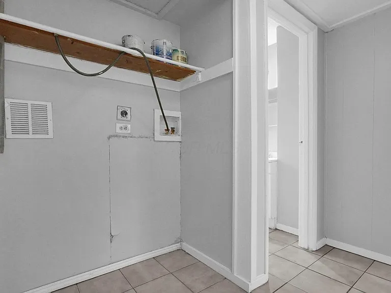 2872 Howey Rd #B — Photo 8