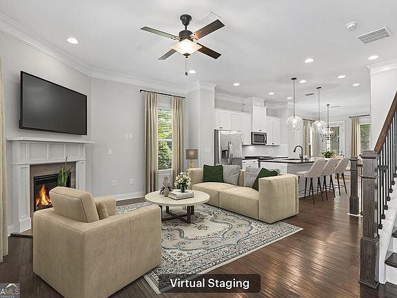 2nd image of 511 Morningtide Way NE