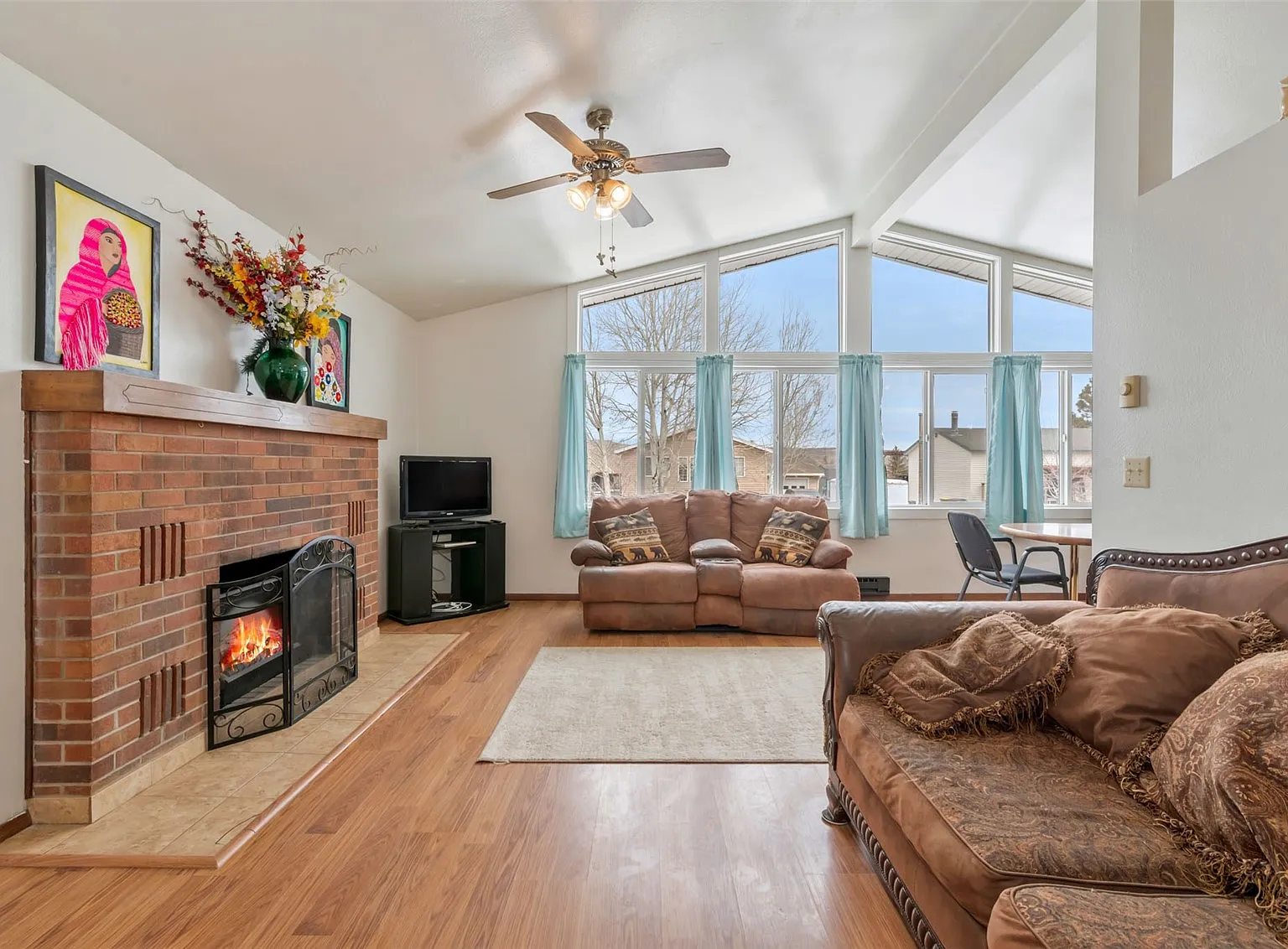 4 bed, 2288 sqft, $2,800 — Photo 4