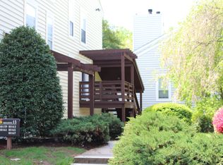 10167 Oakton Terrace Rd, Oakton, VA 22124