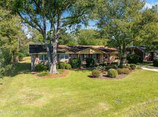 3933 Sweetbriar Rd, Wilmington, NC 28403