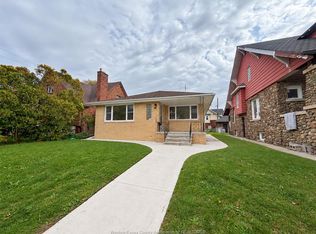 1425 Giles Blvd E, Windsor, ON N9A 4H2