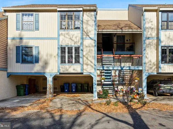 305 Kings Croft, Cherry Hill, NJ 08034