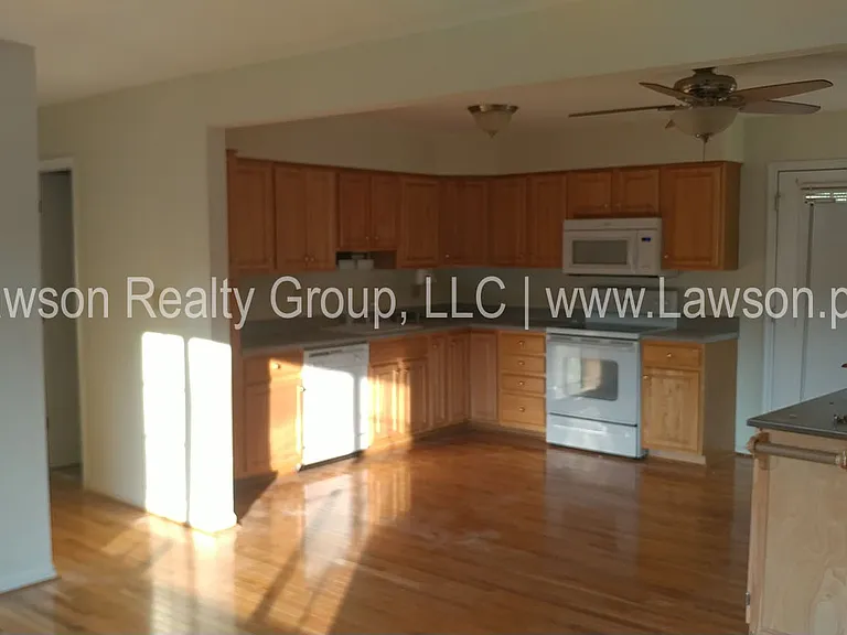 5405 Starkey Rd — Photo 5
