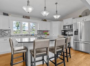 4160 Riverview Rd NE, Cedar Rapids, IA 52411