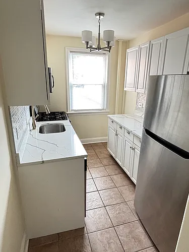 12 Laurel St #B1 Photo 1 12 Laurel St #B1 Photo 1