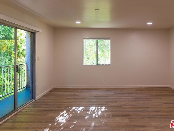 4th image of 1540 N Fuller Ave APT 1
