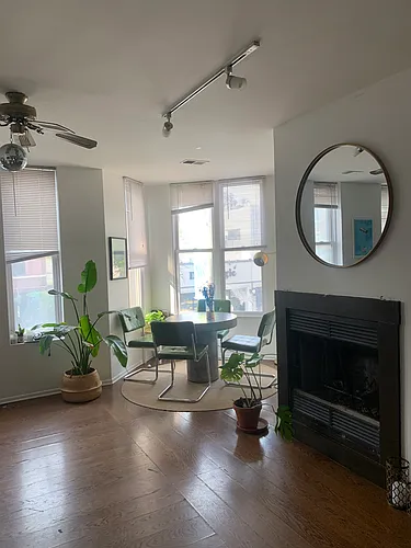 1000 W Armitage Ave Photo 1
