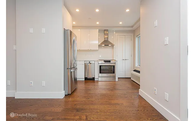 Rented by Douglas Elliman | media 15