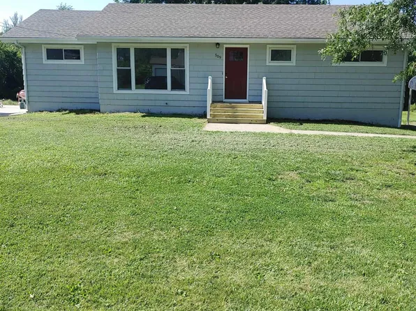 509 Atchison St, Oskaloosa, KS 66066